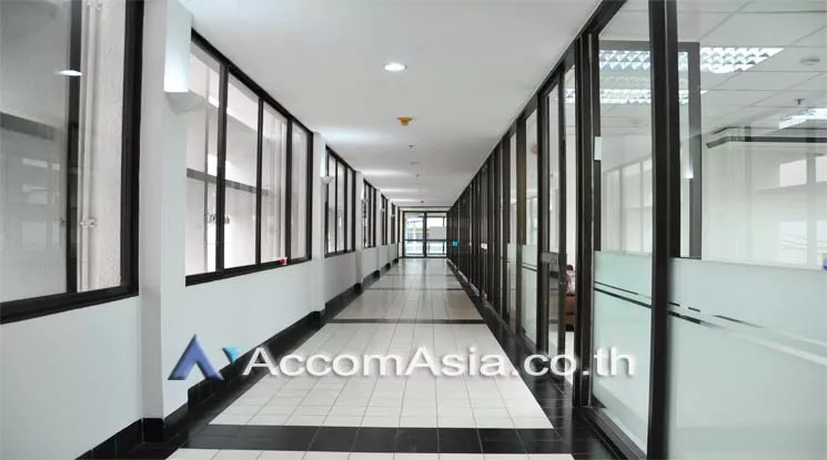 4  Office Space For Rent in Silom ,Bangkok BTS Sala Daeng at Kitpanit Building 13002152